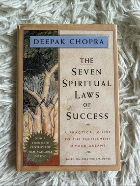 Deepak Chopra — The Seven Spiritual Laws of Success (Beige Hardcover)